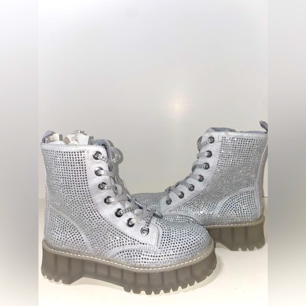 Steve Madden Women's Dynamite Silver Multi Combat & Lace-up Boots Size 6.5 - Picture 10 of 12